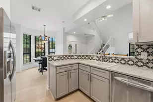 201 Cimarron Trail, Irving, TX 75063 - Photo 10