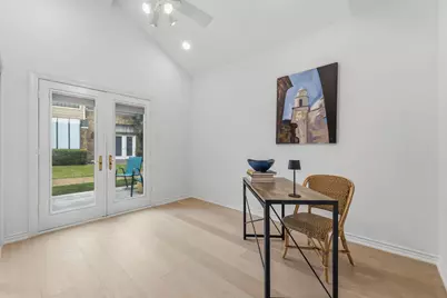 201 Cimarron Trail #3, Irving, TX 75063 - Photo 14