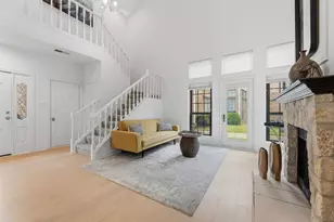 201 Cimarron Trail, Irving, TX 75063 - Photo 4