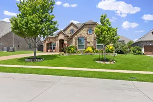 9902 Clubhouse Cir, Rowlett, TX 75089 - Photo 2