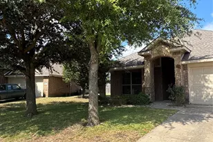 111 Valley Ranch Ct, Waxahachie, TX 75165 - Photo 2