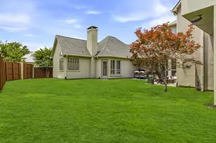 4928 Holly Tree Dr, Dallas, TX 75287 - Photo 38