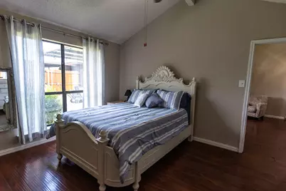 110 E Amberway Lane, Garland, TX 75040 - Photo 18