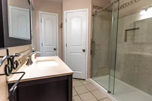 110 E Amberway Ln, Garland, TX 75040 - Photo 16