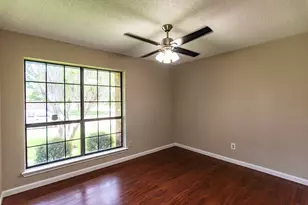 110 E Amberway Ln, Garland, TX 75040 - Photo 12