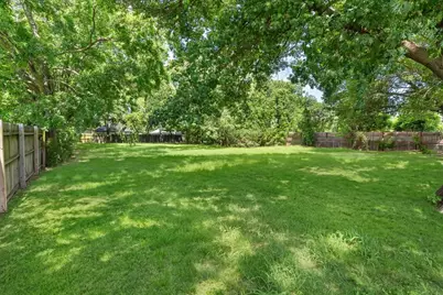 1311 S Clements Street, Gainesville, TX 76240 - Photo 24