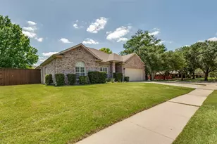 10113 Carano Ct, Irving, TX 75063 - Photo 2