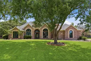 3236 Golden Oaks Cir, Granbury, TX 76049 - Photo 2