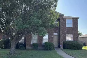 220 Maplecrest Dr, DeSoto, TX 75115 - Photo 1