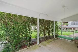 706 S Santa Fe St, Wolfe City, TX 75496 - Photo 24