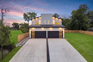 520 Woodbine Ave, Dallas, TX 75203 - Photo 1