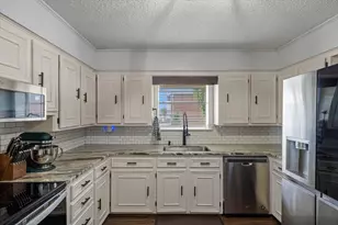 151 W College St, Canton, TX 75103 - Photo 8