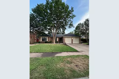 547 Kessler Street, Grand Prairie, TX 75052 - Photo 1