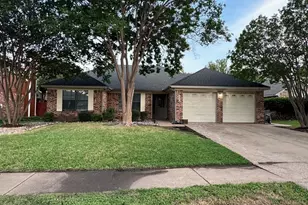 547 Kessler St, Grand Prairie, TX 75052 - Photo 1