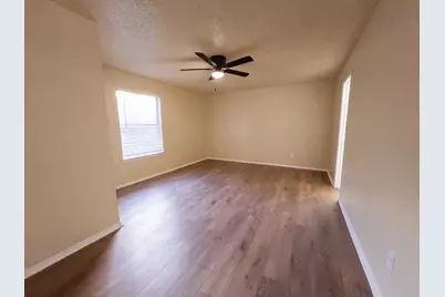 1037 Nancy Lane, Lancaster, TX 75134 - Photo 8