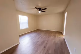 1037 Nancy Ln, Lancaster, TX 75134 - Photo 8