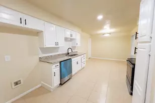 1037 Nancy Ln, Lancaster, TX 75134 - Photo 6