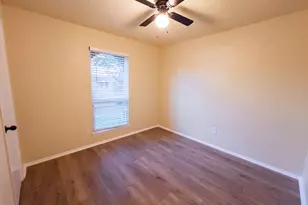 1037 Nancy Ln, Lancaster, TX 75134 - Photo 10