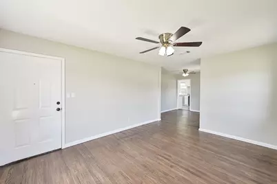 1501 Greenbrier Drive, River Oaks, TX 76114 - Photo 4