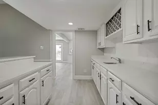 7334 Oakmore Dr, Dallas, TX 75249 - Photo 8