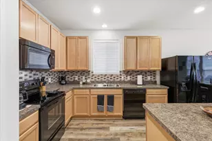 1805 Megan Creek Dr, Little Elm, TX 75068 - Photo 8