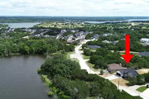 2607 White Rock Dr, Granbury, TX 76048 - Photo 2