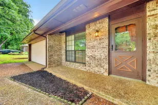 304 Shady Ln, Azle, TX 76020 - Photo 4