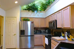 933 Bridges Dr, Arlington, TX 76012 - Photo 4