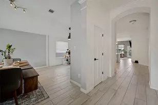 2713 Gardendale Dr, Fort Worth, TX 76120 - Photo 12