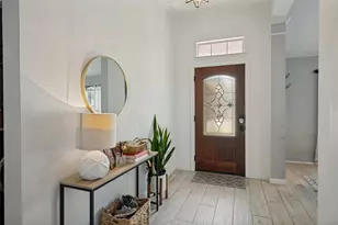 2713 Gardendale Dr, Fort Worth, TX 76120 - Photo 2