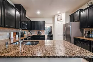 1733 Beasley St, Van Alstyne, TX 75495 - Photo 8