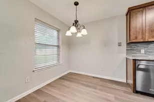 7013 Lincolnshire Ln, North Richland Hills, TX 76182 - Photo 10