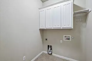 1905 Fountain Meadows Dr, Euless, TX 76039 - Photo 12