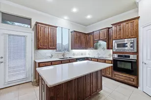 1905 Fountain Meadows Dr, Euless, TX 76039 - Photo 10