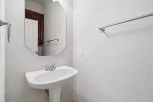 1905 Fountain Meadows Dr, Euless, TX 76039 - Photo 14