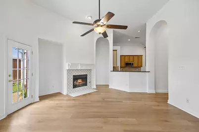 597 Southridge Way, Irving, TX 75063 - Photo 8