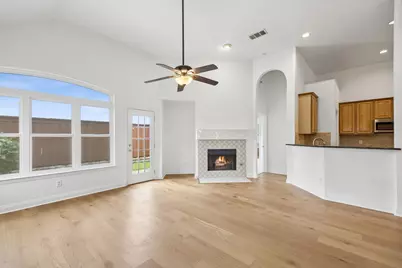 597 Southridge Way, Irving, TX 75063 - Photo 6