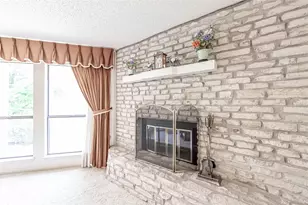 201 Peninsula Ct, Granbury, TX 76048 - Photo 4