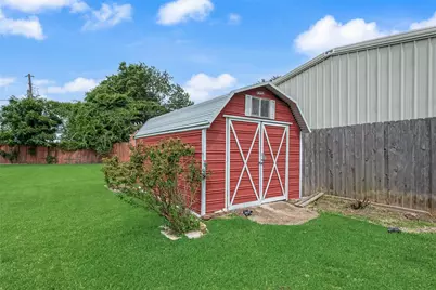 2132 Meandering Drive, Irving, TX 75060 - Photo 22