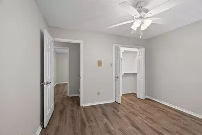 1009 W Winding Creek Drive, Grapevine, TX 76051 - Photo 18