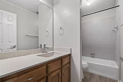 1009 W Winding Creek Drive, Grapevine, TX 76051 - Photo 16