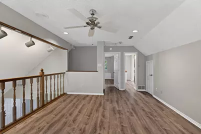 1009 W Winding Creek Drive, Grapevine, TX 76051 - Photo 14