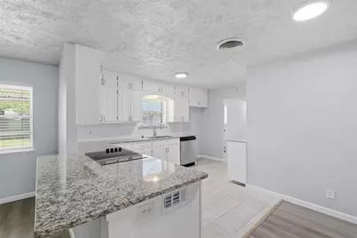 2120 Nottingham Boulevard, Fort Worth, TX 76112 - Photo 10