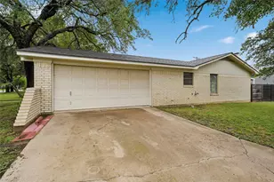901 Rambler Dr, Waco, TX 76710 - Photo 2