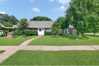 313 King Richard Street, Irving, TX 75061 - Photo 2