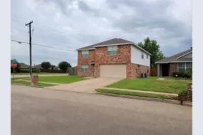 2701 Maegen Circle, Fort Worth, TX 76112 - Photo 4