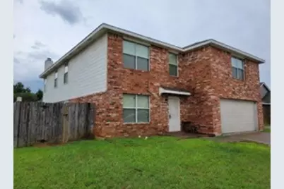 2701 Maegen Circle, Fort Worth, TX 76112 - Photo 2