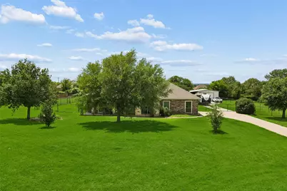 107 Blue Ribbon Trail, Weatherford, TX 76087 - Photo 2