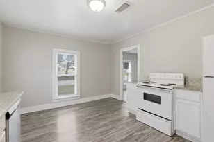 630 E Acheson St, Denison, TX 75021 - Photo 8