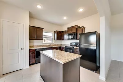 905 Summer Stream Road, Denton, TX 76207 - Photo 4